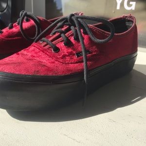Vans red velvet croppers 6.5